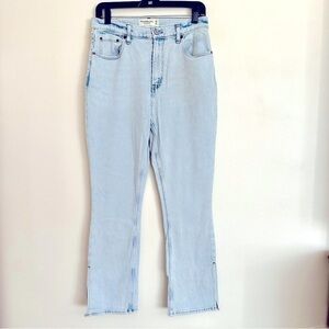 Abercrombie & Fitch Light Wash Denim Jeans Split Hem Size 28 or 6